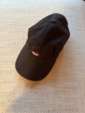 aritzia/tna hat